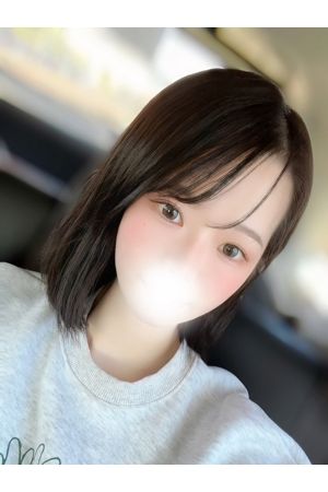 新美まゆか