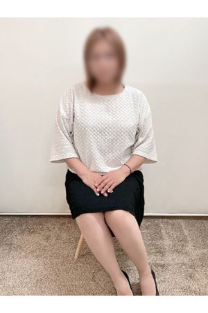 てる