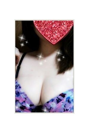 綾 綺麗で巨乳!