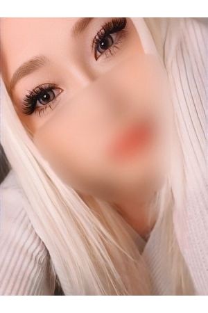 新人あこ