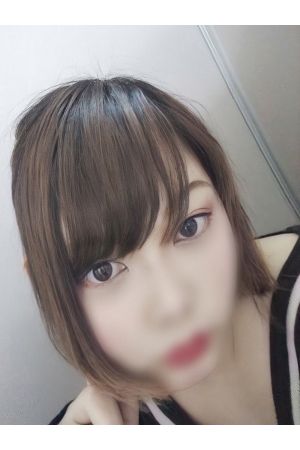 新人れいな