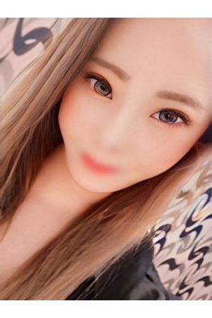 新人ここな