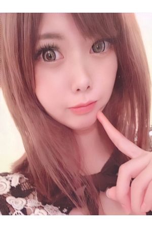 新人えれな