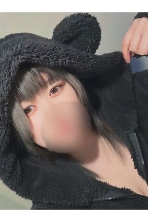 新人ともえ