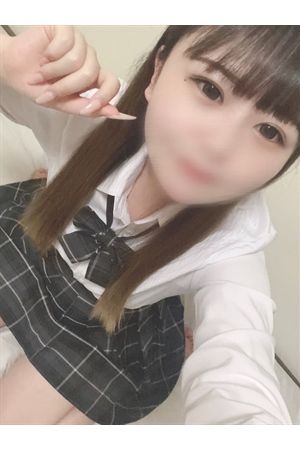 つきな
